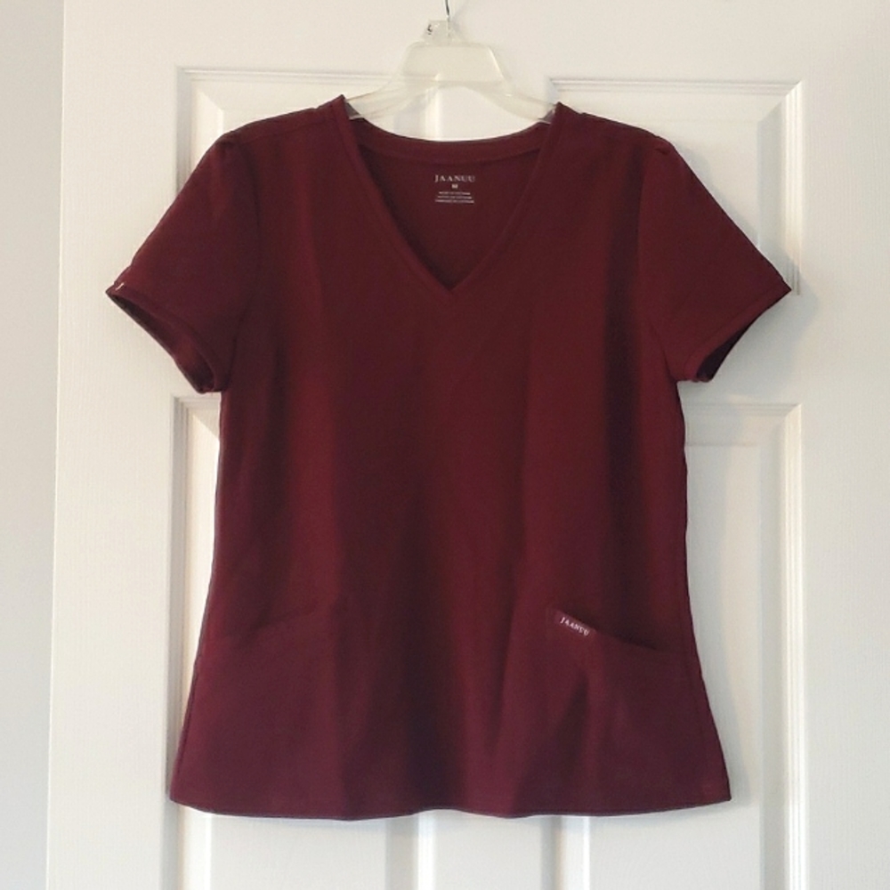 Jaanuu Scrub Top NWT